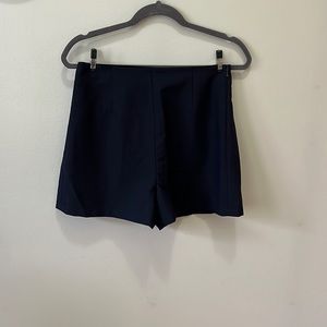 Girls - Black short shorts with zip - size 28